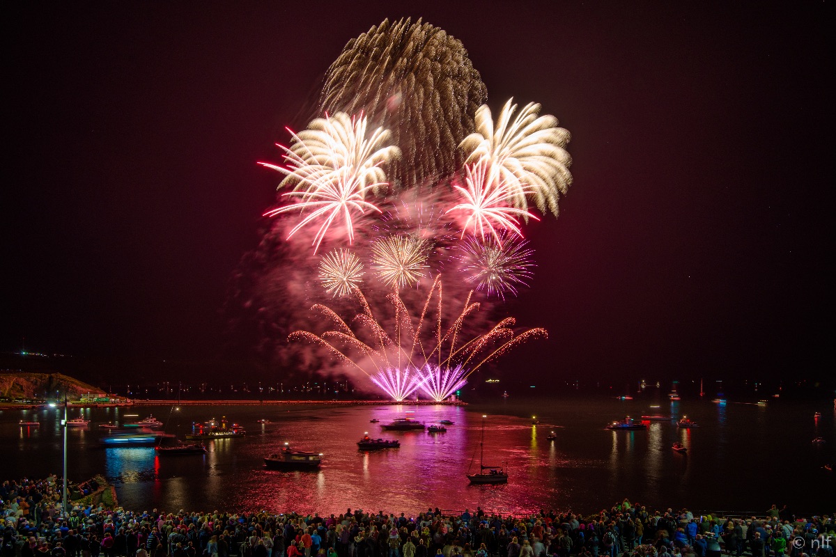Selstar Fireworks Ltd-Image-25
