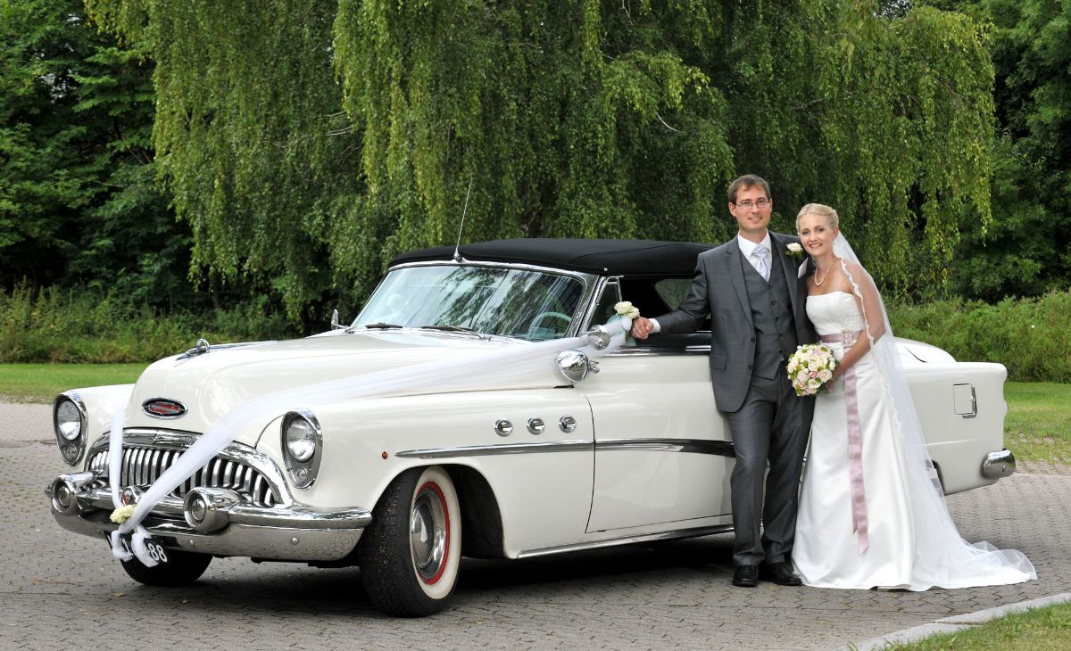 BookAclassic - Classic & Vintage Wedding Cars-Image-4