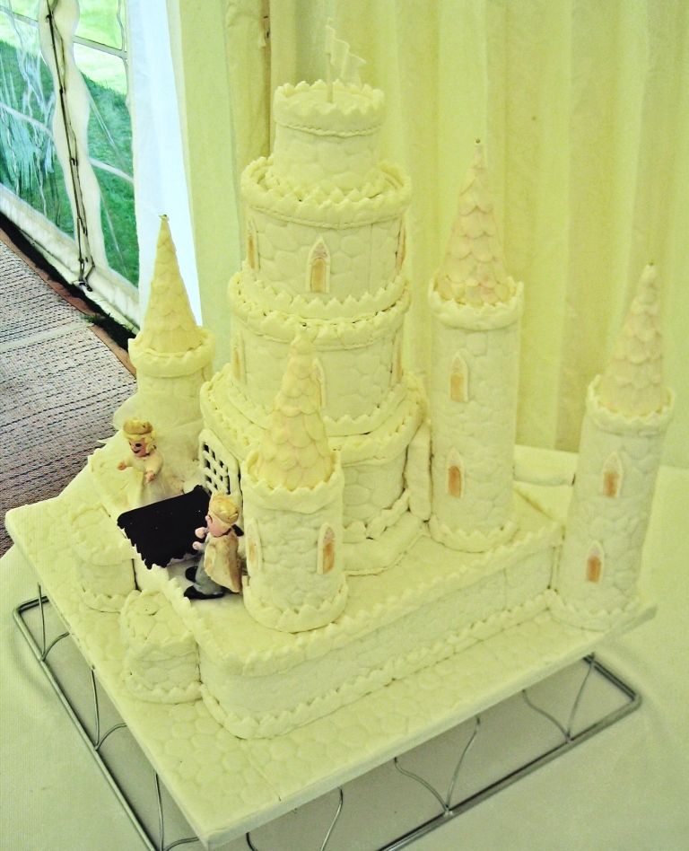 Annes Cakes For All Occasions-Image-178