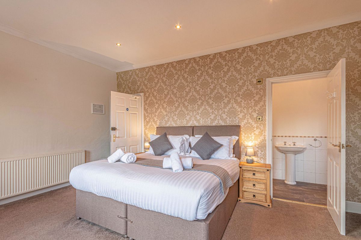 Hewitt's Restaurant & Rooms | Wedding Accommodation in Newport