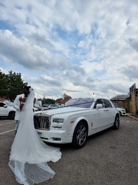 Moments Wedding Car Hire and Limousines-Image-31