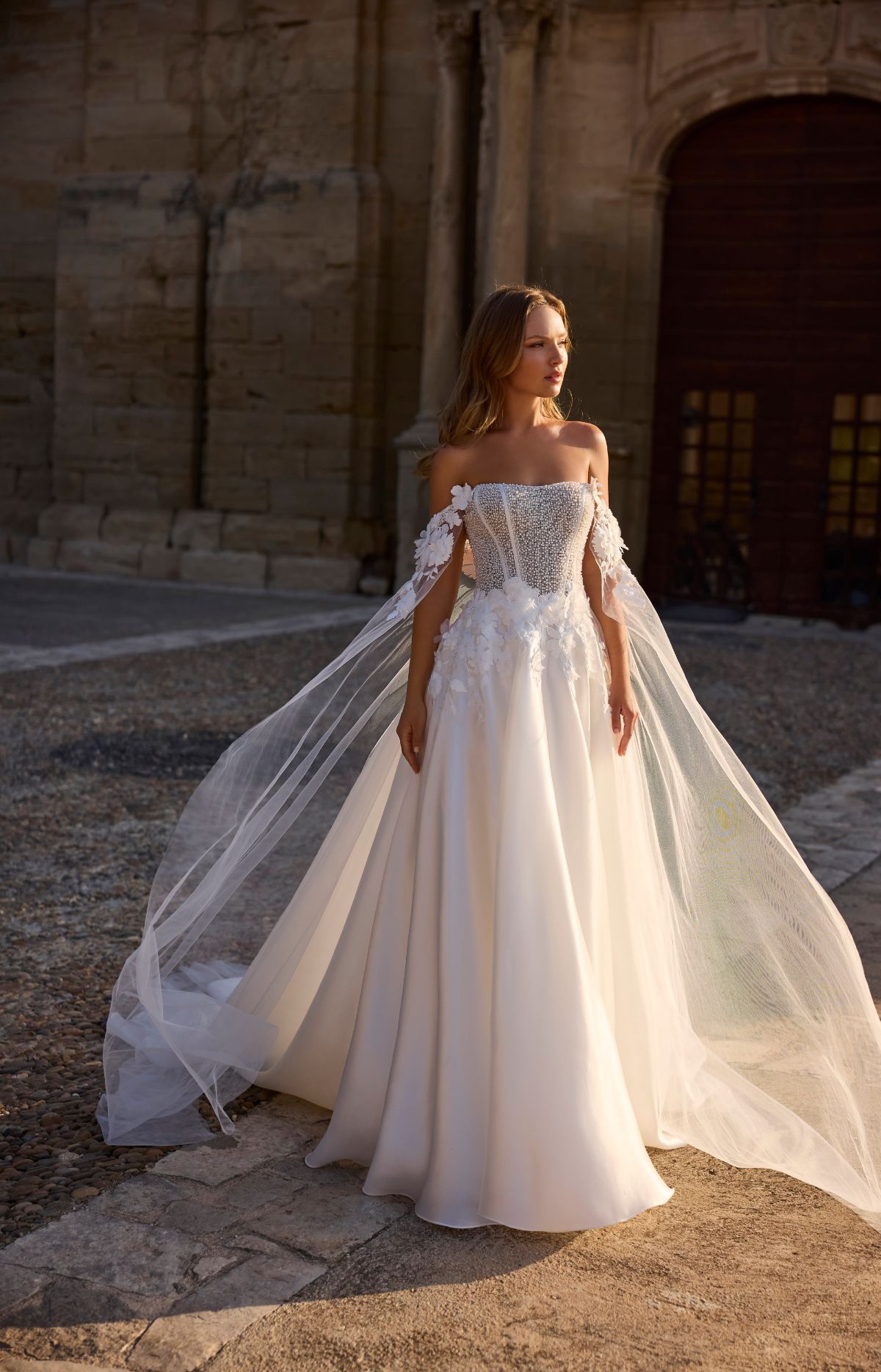 Aisle Of White-Image-3